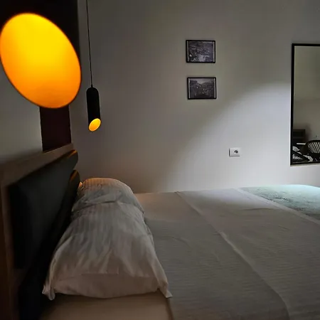 Lemon Garden 3* Gjirokastër