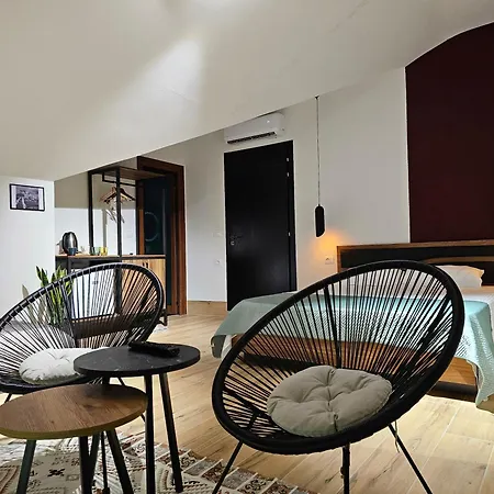 Lemon Garden Gjirokastër