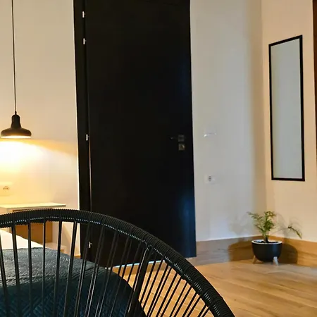 Lemon Garden 3* Gjirokastër