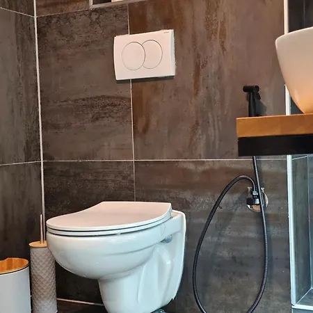 Lemon Garden * Gjirokastra