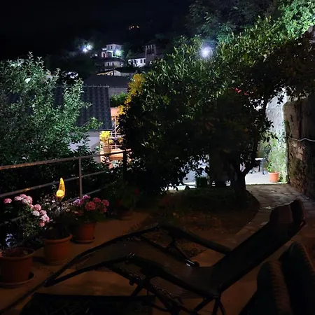 Lemon Garden Πανσιόν 3*