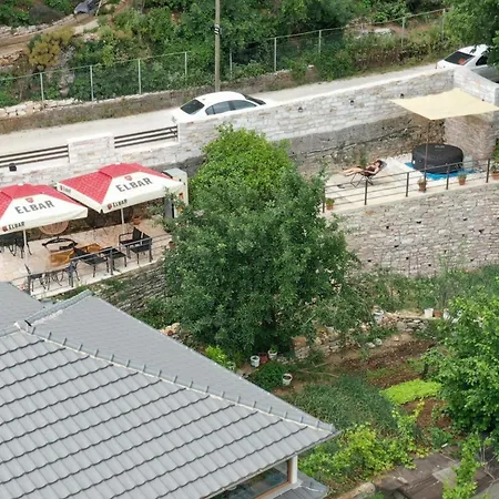 Πανσιόν Lemon Garden