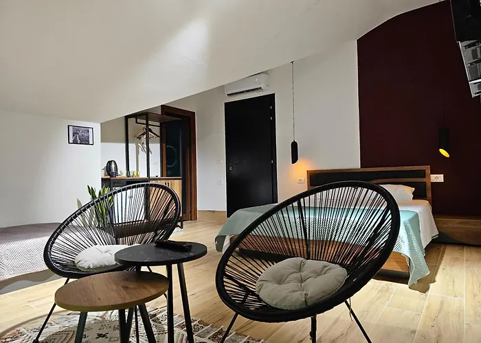 Lemon Garden Gjirokastër