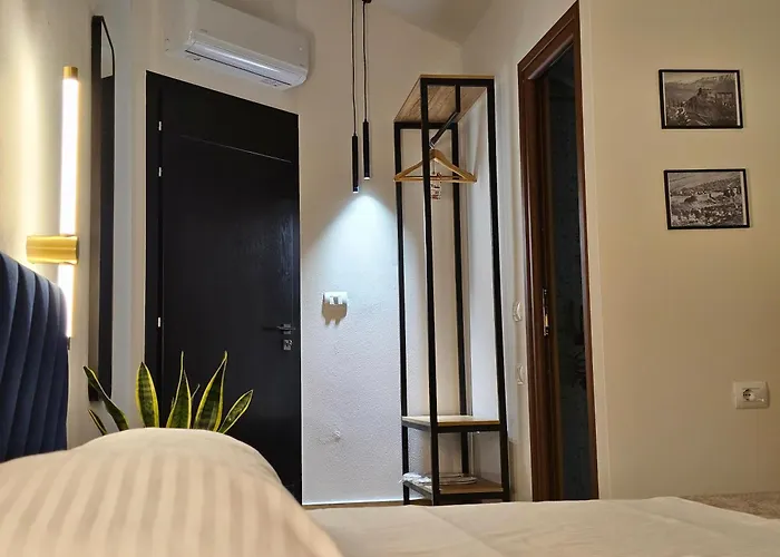 Lemon Garden Gjirokastër