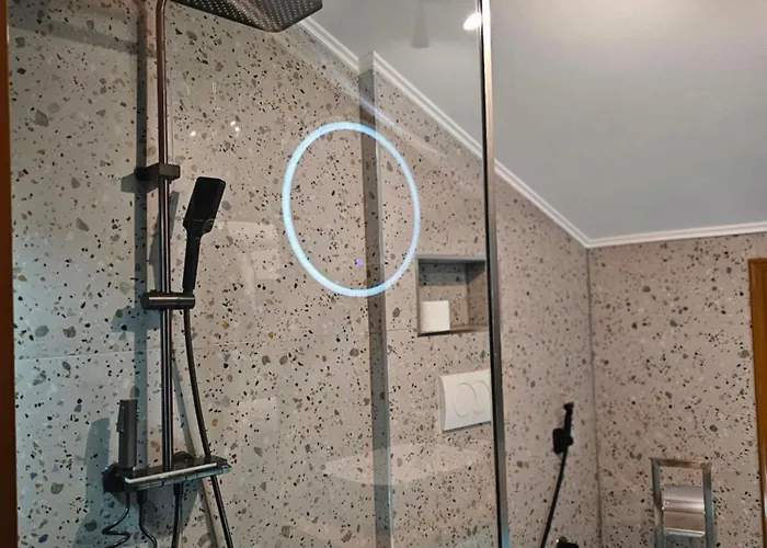 Lemon Garden 게스트하우스 Gjirokastër