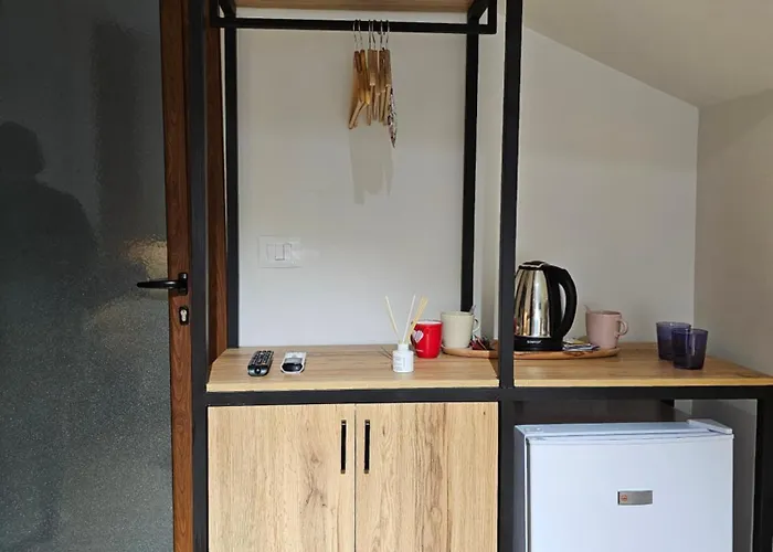 Lemon Garden 게스트하우스 Gjirokastër