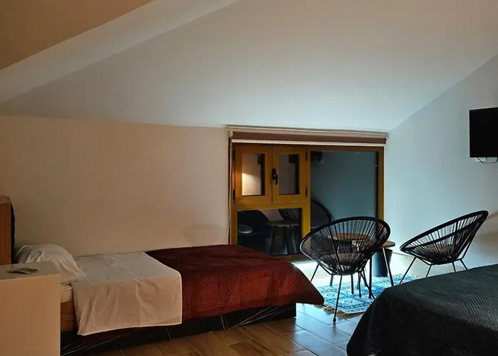 Lemon Garden 게스트하우스 Gjirokastër